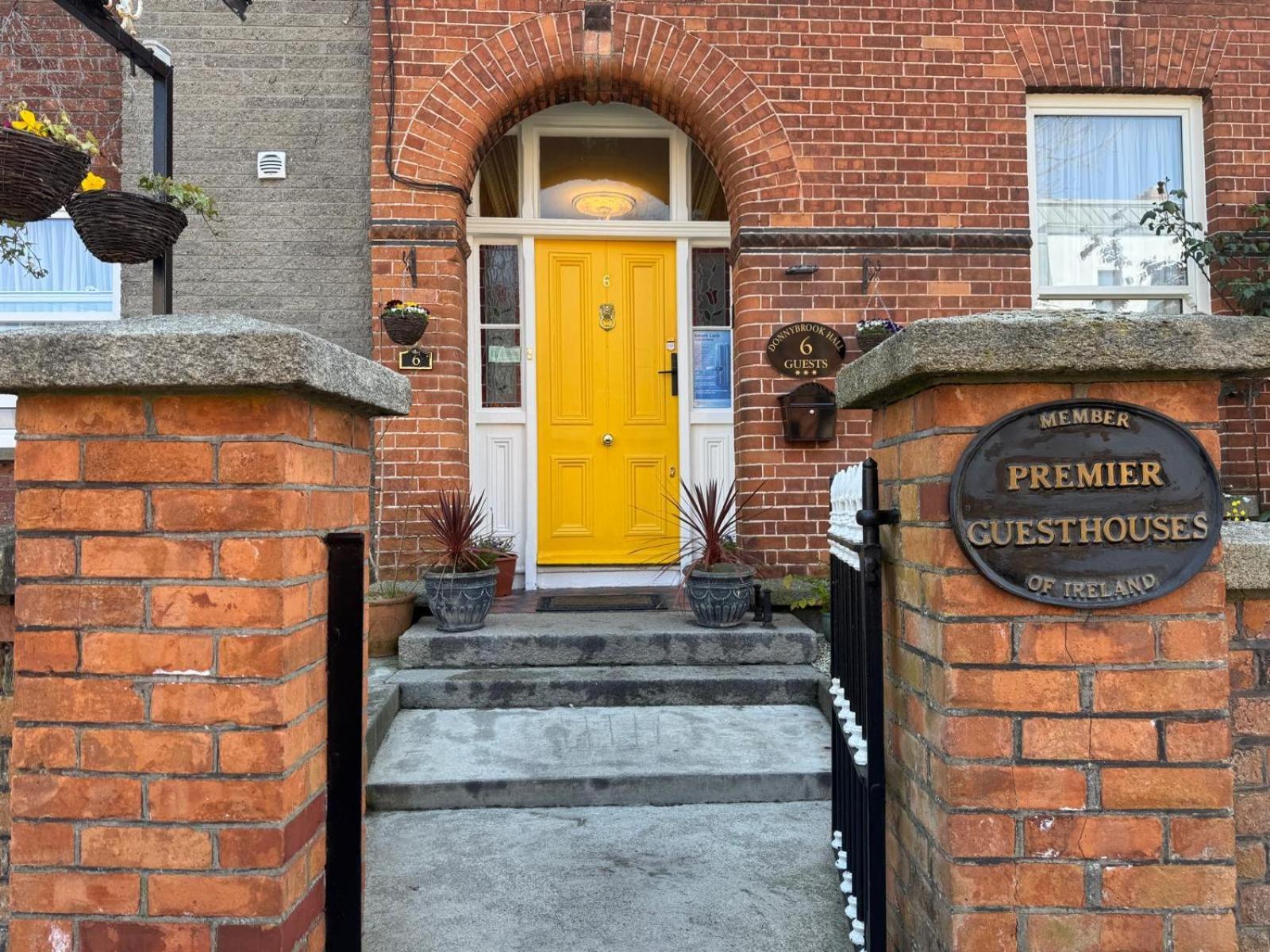 Donnybrook Hall Dublin Eksteriør billede
